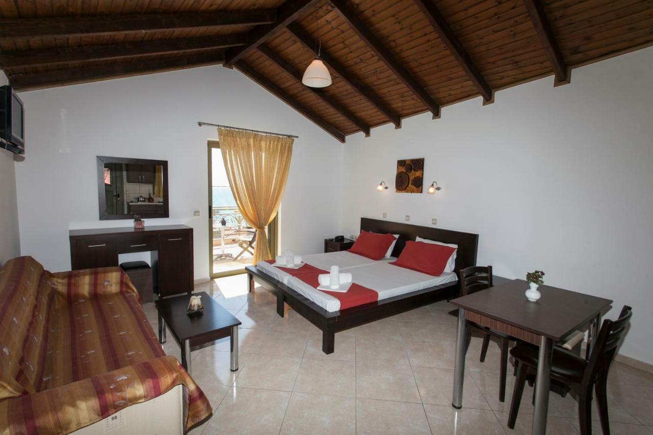 Siarbas Hotel Paralia Vrachou Luaran gambar