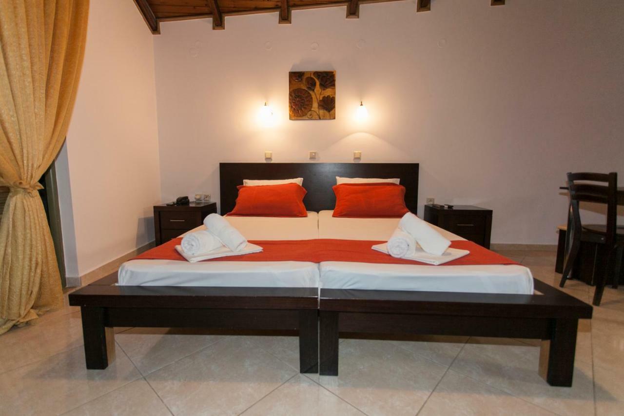Siarbas Hotel Paralia Vrachou Luaran gambar
