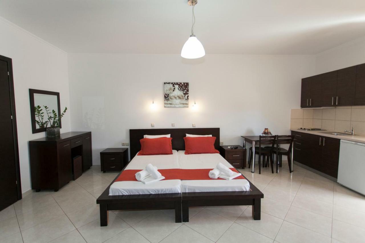 Siarbas Hotel Paralia Vrachou Luaran gambar